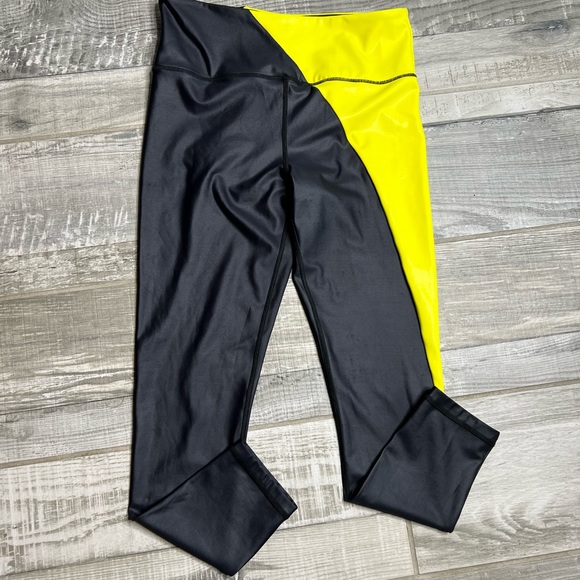 Zyia NeonYellow Metallic Legging’s 8-10 - Picture 7 of 10